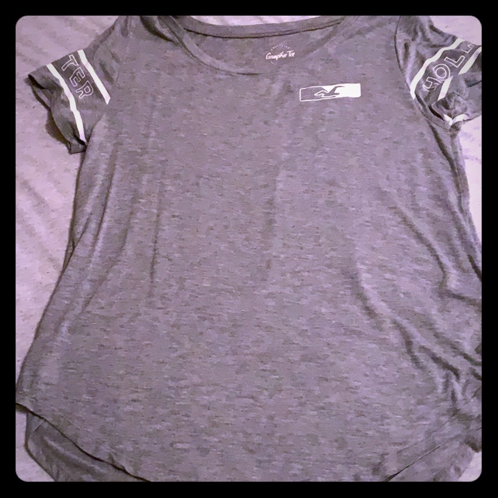 Hollister graphic tee